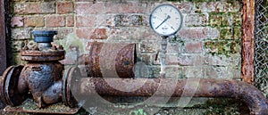 manometer with rusty pipes