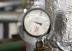 Manometer showing level of steam pressure inside of steam generation vessel