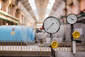 Manometers and valves