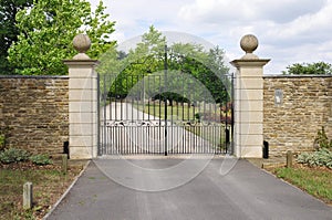 Mansion Gate