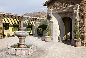 Mansion home outdoor fountain plaza