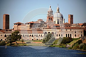 Mantua, skyline