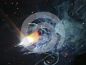 Manual arc welding at close range