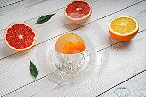 Manual Glass Citrus Juicer and Citrus Fruit