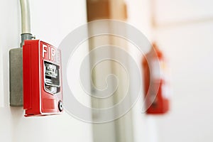 Manual pull fire alarm switch safety system box