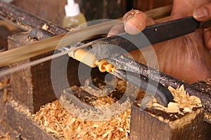 Manual wood lathe