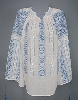 Manually embroidered traditional Romanian blouse - ie romaneasca photo