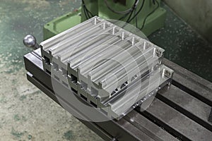 Manufacture stainless steel array on steel table