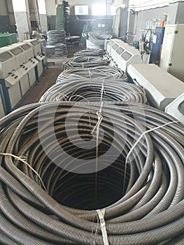 Manufacture of stainless steel braid. Flexible metal pipes with a braid