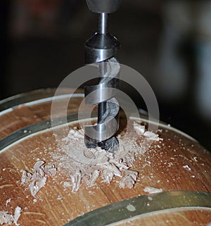 Manufacture of wooden barrels in the factory