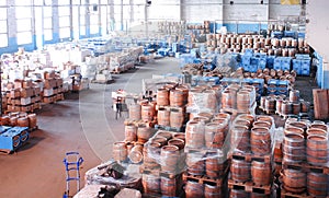 Manufacture of wooden barrels in the factory