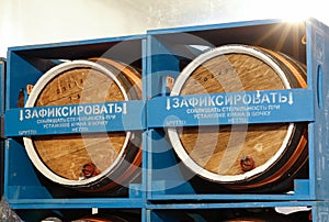 Manufacture of wooden barrels in the factory