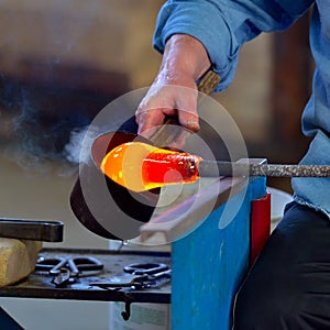 Manufacturing glass in a traditional italian oven