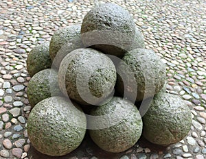 Many cannonballs made with stones