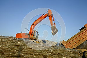 Many ice together, ditching machine is working