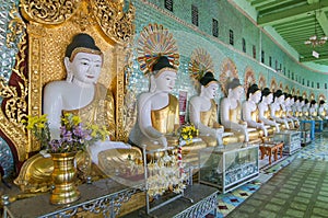 Many seated Buddha sculptures, walls decorated with glass mosaics, Umin Thounzeh, Umin Thonse or U Min Thonze Pagoda, Sagaing