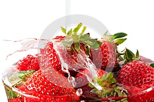 Many strawberry in the glass bowl