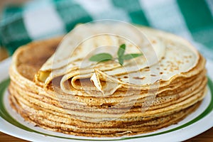 Many thin pancakes