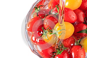 Many tomato in the glass bowl