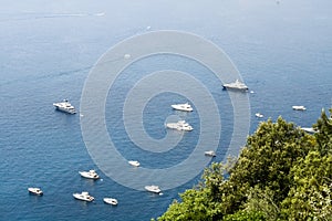 Many white boat in the sea