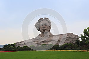 Mao zedong sculpture