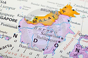 Map of Malaysia in the middle of Brunei and Borneo