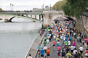 Marathon runners in paris