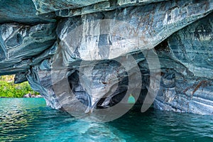 Marble rock on the lake of General Carrera