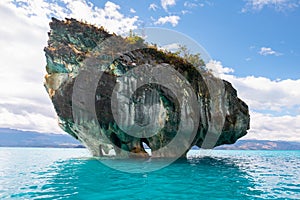 Marble rock on the lake of General Carrera