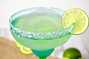 Margarita with lime slice