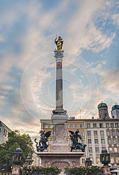The MariensÃÂ¤ule column in Munich, Germany photo