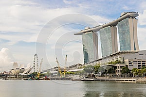 Marina Bay Sands Singapore Resort cityscape with Flyer ArtScience Museum