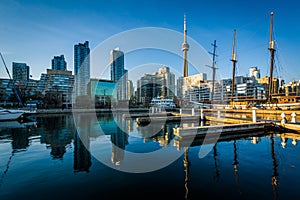 Marina and the downtown skyline, seen at the Harbourfront in Tor