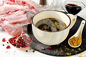 Marinade for skewers of soy sauce and pomegranate juice