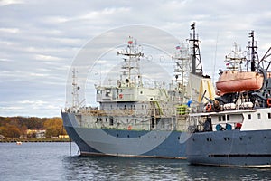 Marine vessel intended for degaussing