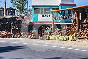 El mercado sobre el camino en 