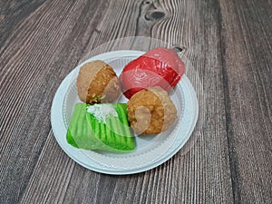 Market snacks made from flour and other ingredients, namely: ku cake, getuk lindri and round tofu