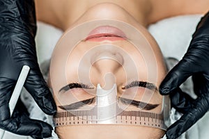 Markup with ruler on brows