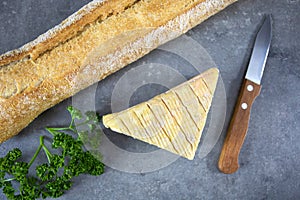 Maroilles and baguette