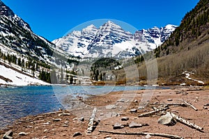 Maroon Bells lake in Spring scenic destination in Colorado