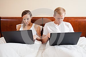 Marriage addicted to internet