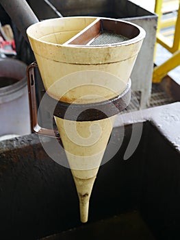 Marsh funnel viscometer