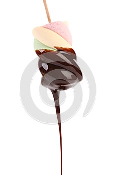 Marshmallow in chocolate syrop