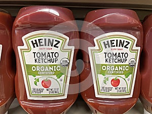 Heinz Tomato Ketchup in a plastic bottle Organic