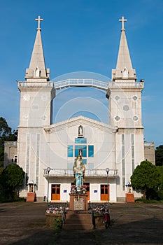 Mary and jesus statue