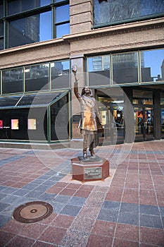 Mary Richards Statue - Minneapolis
