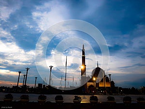 Masjid putra jaya waktu magrib photo