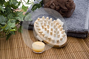 Massage brush with sponge