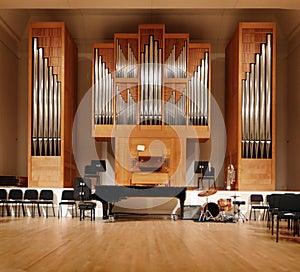 Massive pipe organ