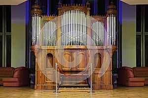 Massive pipe organ with many metal pipes